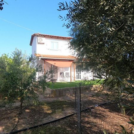 Villa Spiti Ostria Aigio Esterno foto